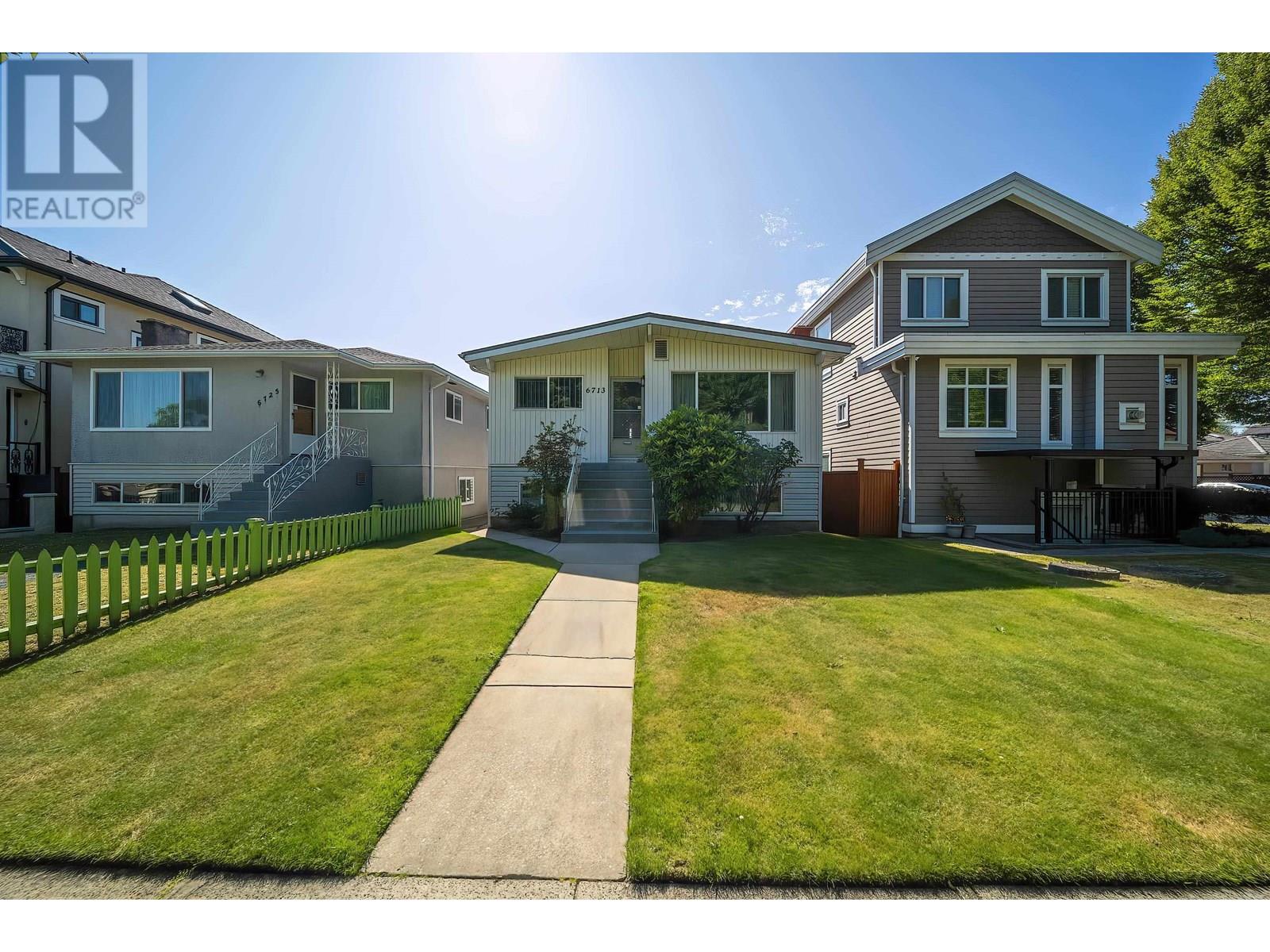 6713 Lanark St, Vancouver, BC V5P 2Z5