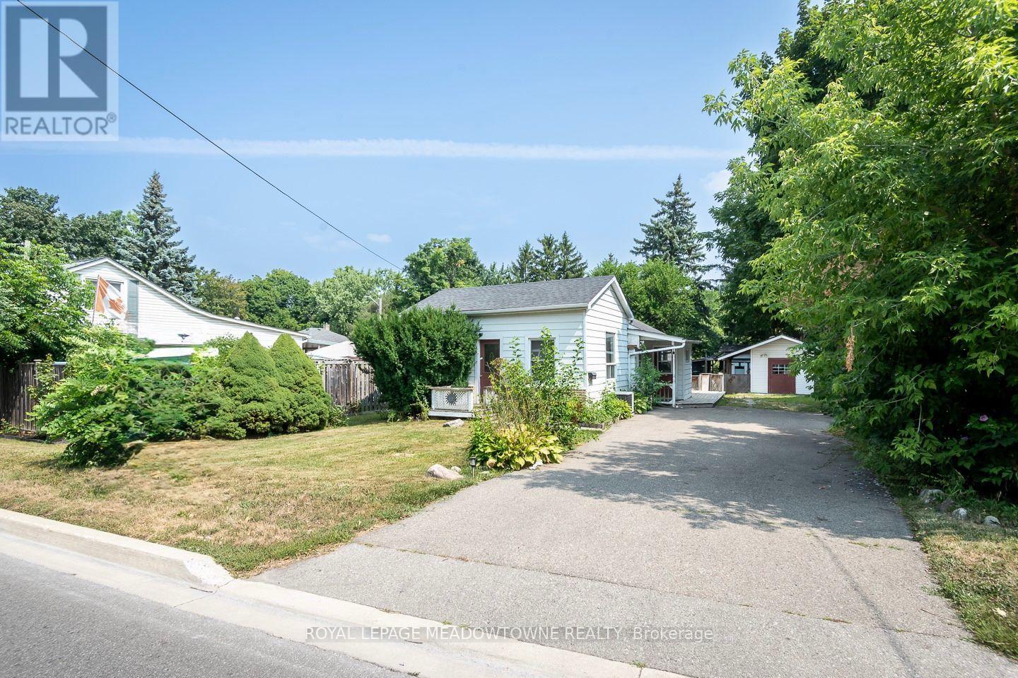 99 Commercial St, Milton, ON L9T 2J1