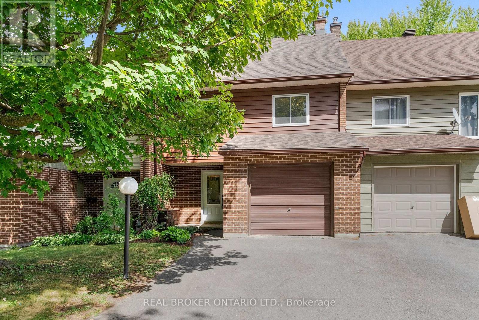 33 83 Glen Park Dr, Ottawa, ON K1B 3Z1