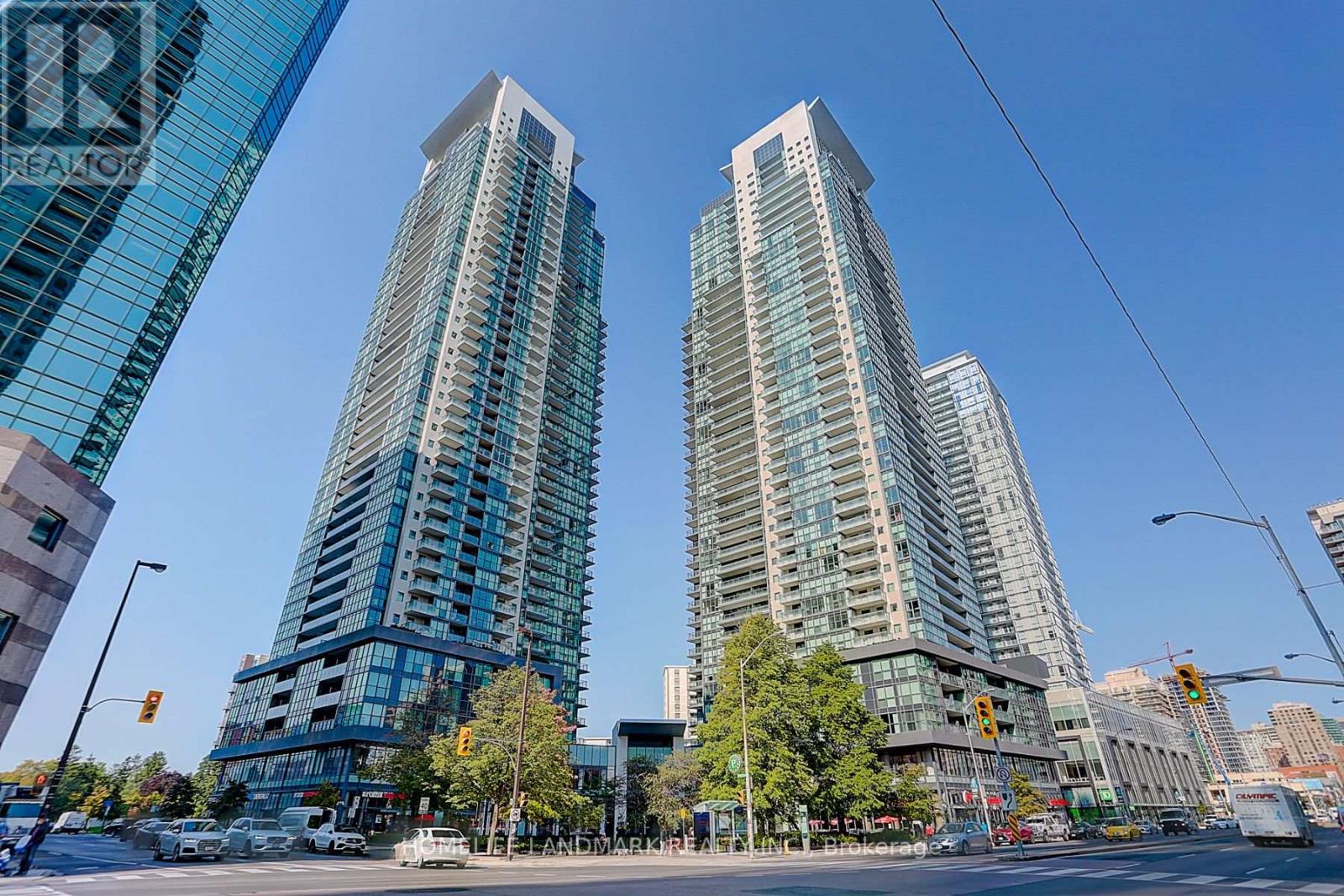 208 5162 Yonge St, Toronto, ON M2N 0E9