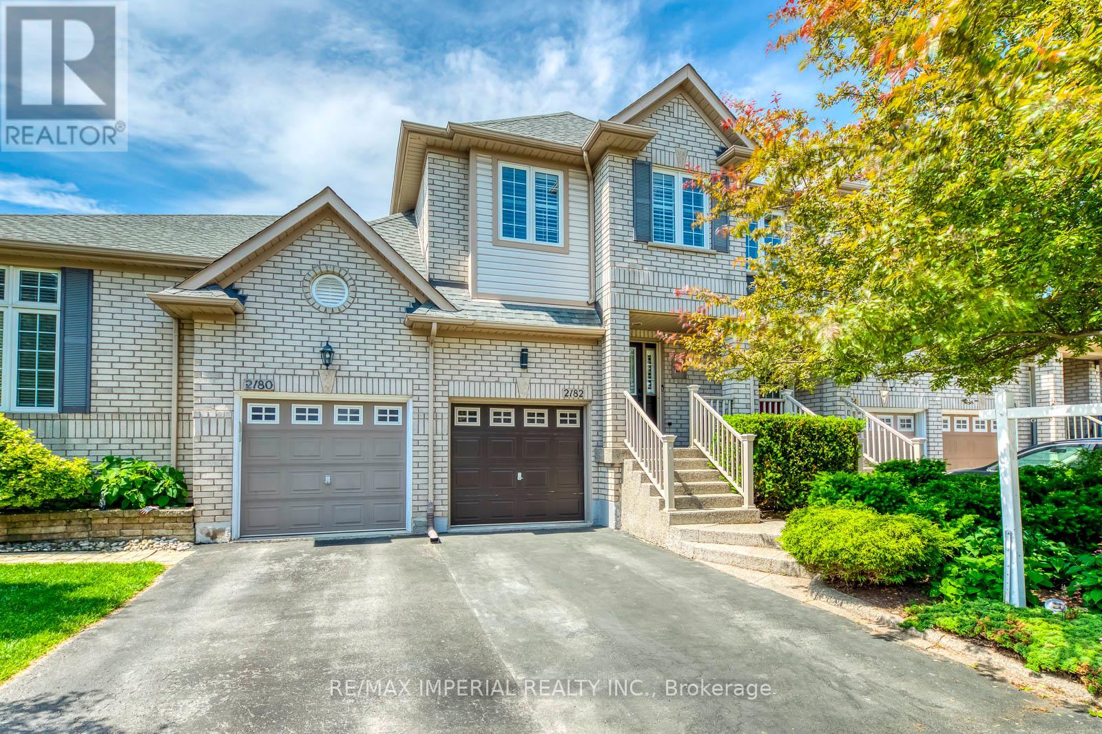 2182 Oakpoint Rd, Oakville, ON L6M 3N4