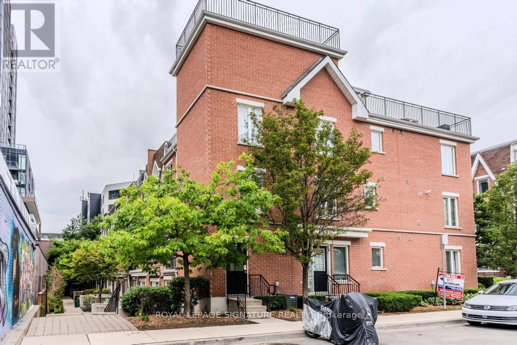 703 10 Laidlaw St, Toronto, ON M6K 1X2