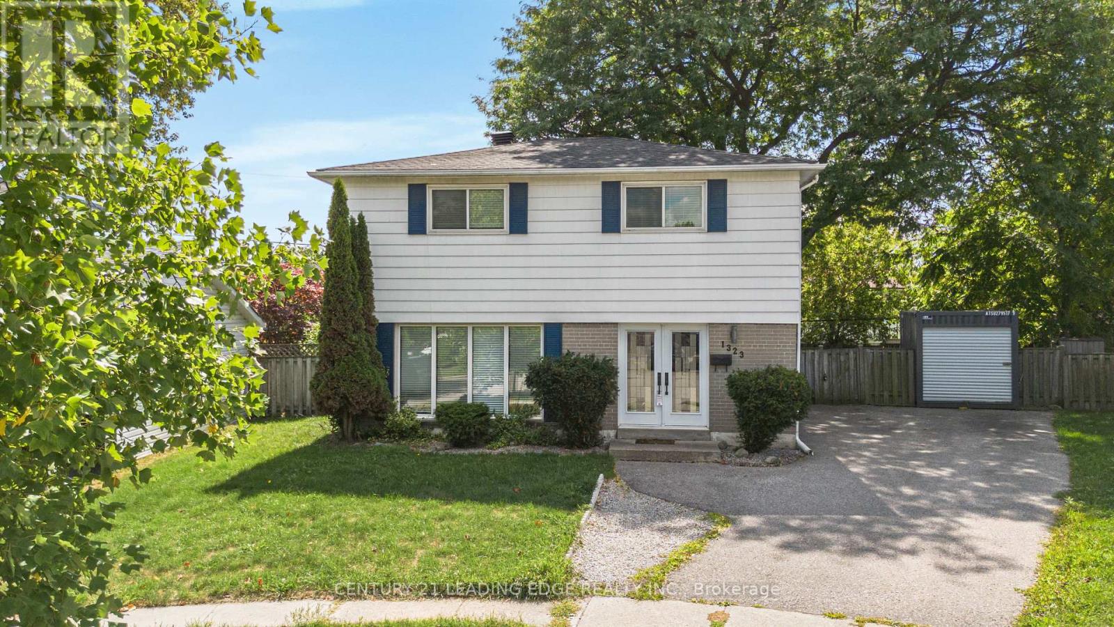 1323 Poprad Ave, Pickering, ON L1W 1K9