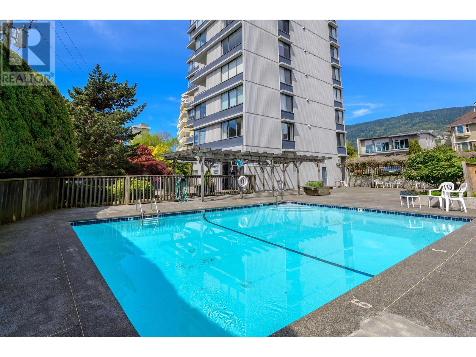 2167 Bellevue Avenue Unit 203, West Vancouver, BC V7V 1C2