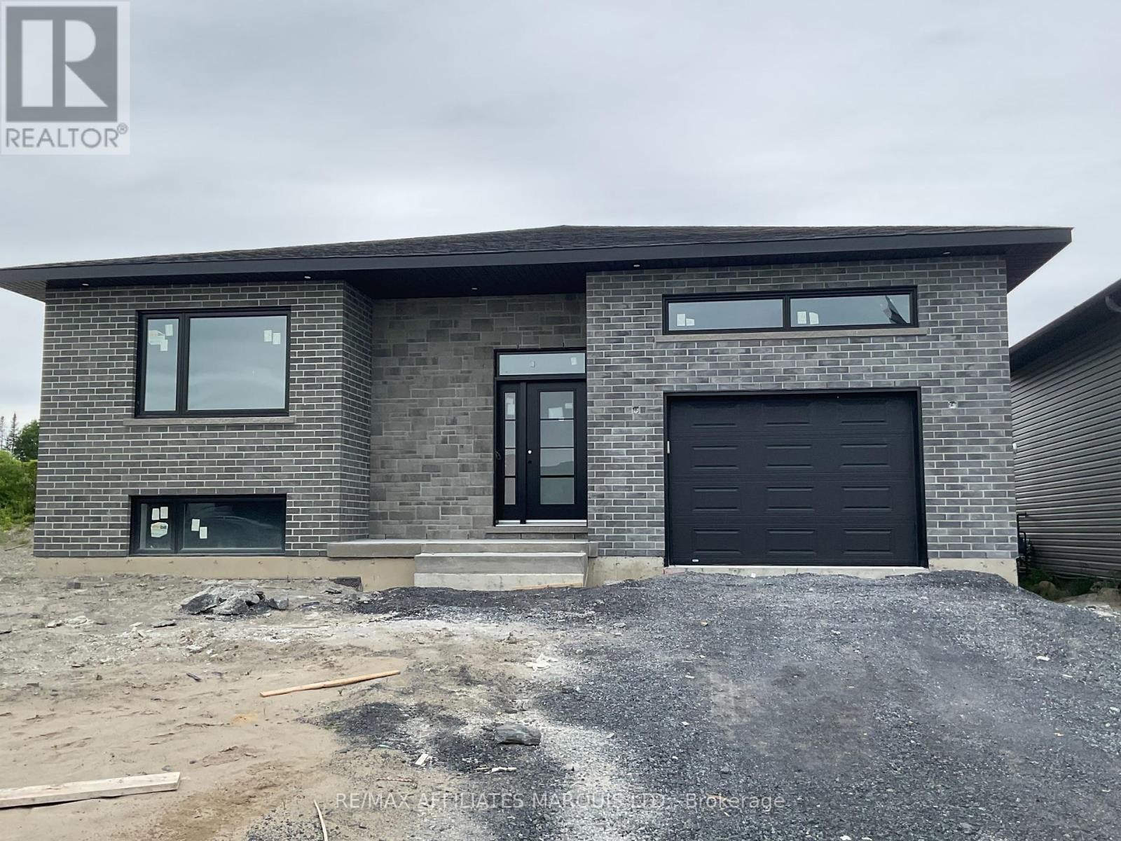 180 Emily Jade Cres, Cornwall, ON K6K 0B6