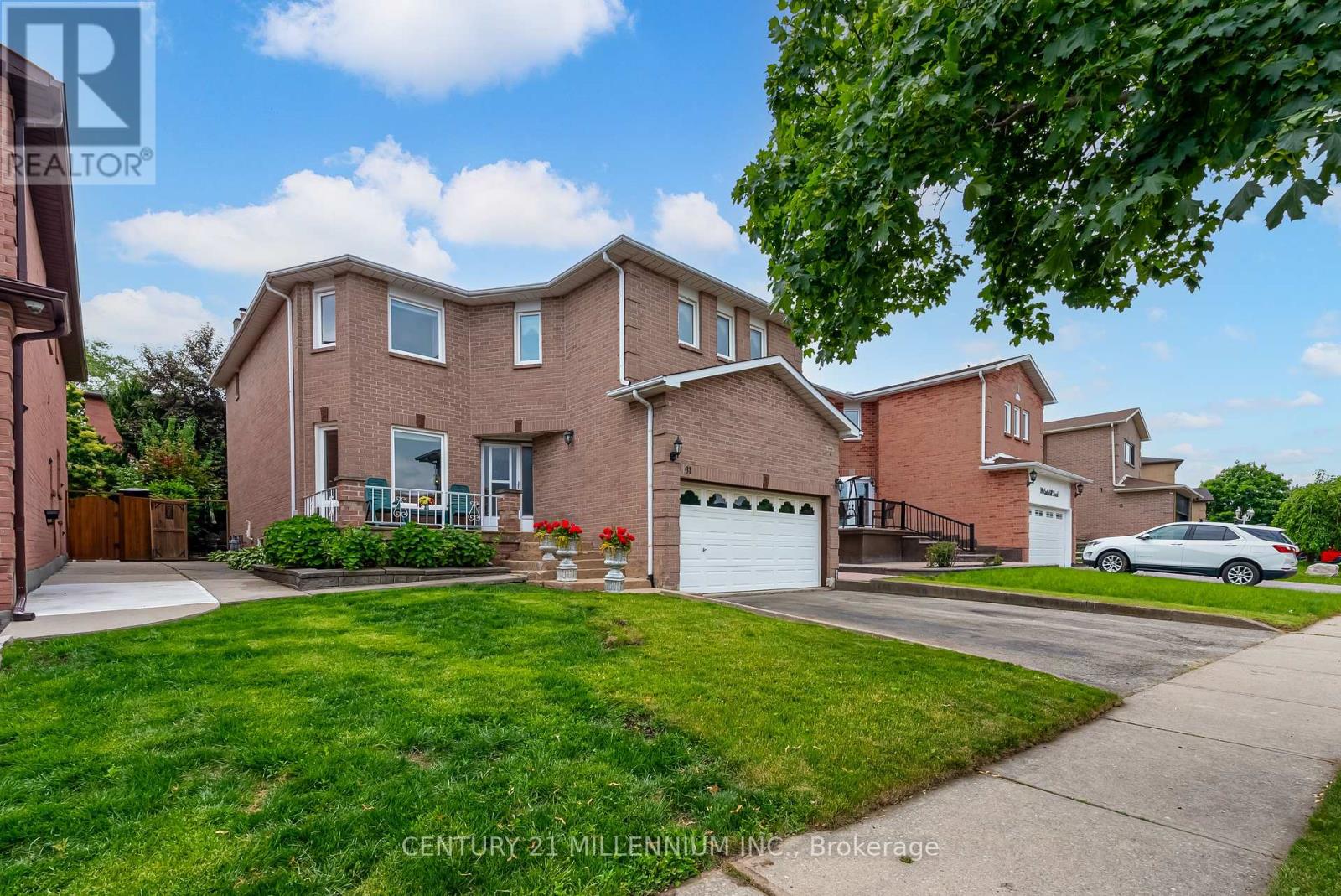61 Castlehill Rd, Brampton, ON L6X 4C9
