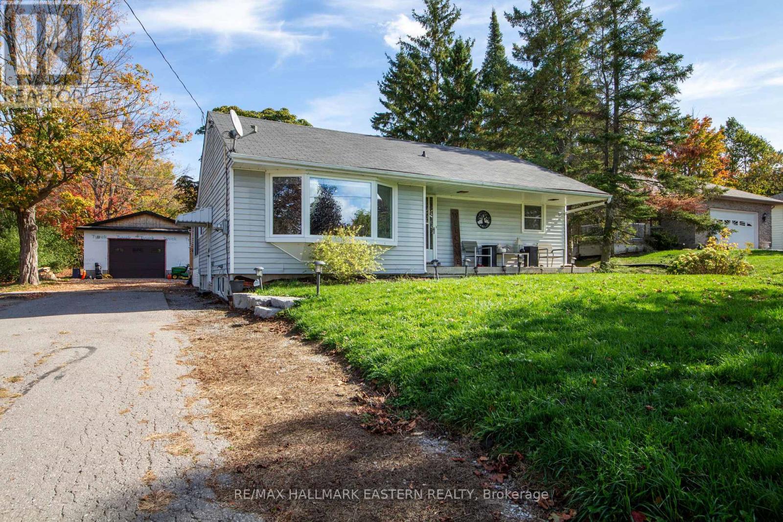 1259 Mann Rd, Selwyn, ON K0L 1H0