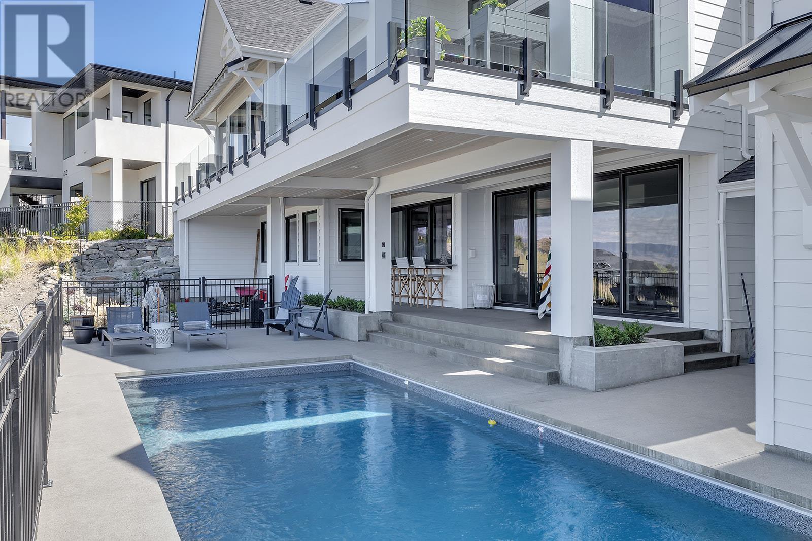 5670 Mountainside Ct, Kelowna, BC V1W 5L5