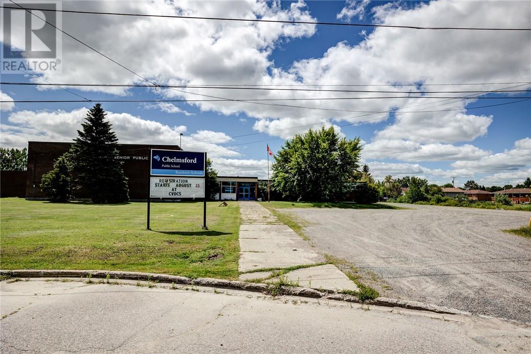 121 Charlotte Ave, Chelmsford, ON P0M 1L0