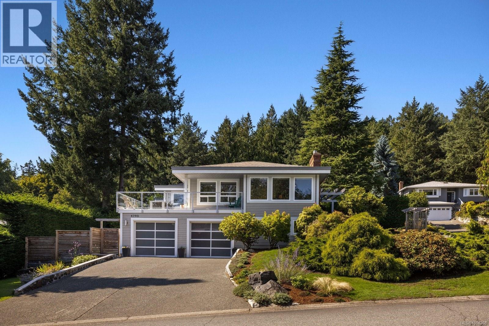 4790 Amblewood Dr, Saanich, BC V8Y 2S3