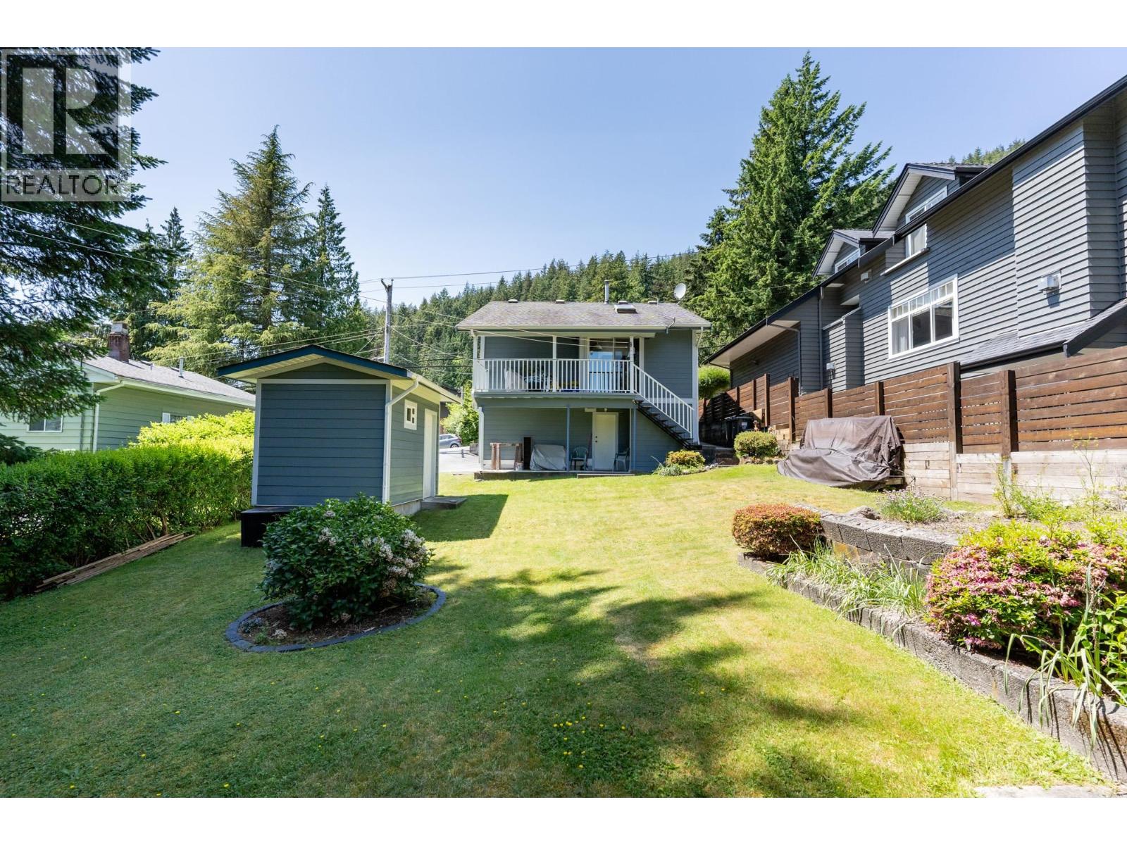 4370 Mountain Hwy, North Vancouver, BC V7K 2K2