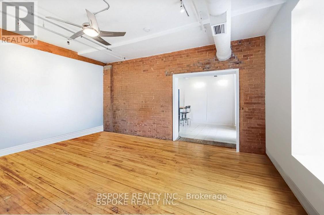 18 121 Prescott Ave, Toronto, ON M6N 3G8