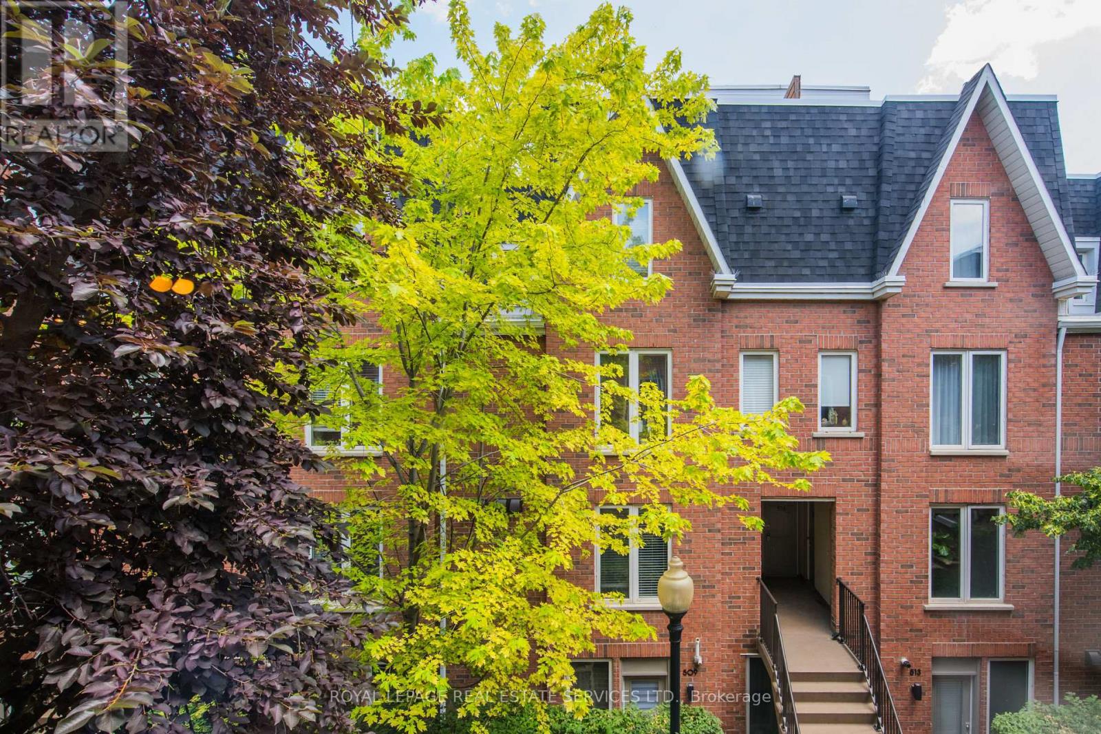 411 29 Canniff St, Toronto, ON M6K 3M5