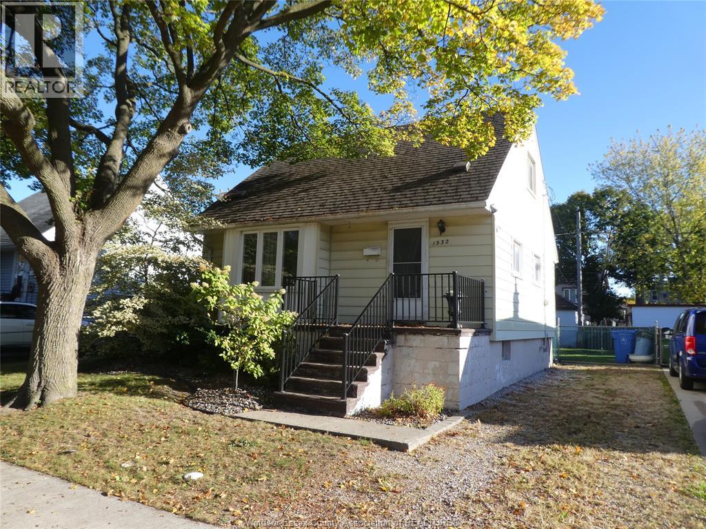 1532 Tourangeau Rd, Windsor, ON N8Y 4J4