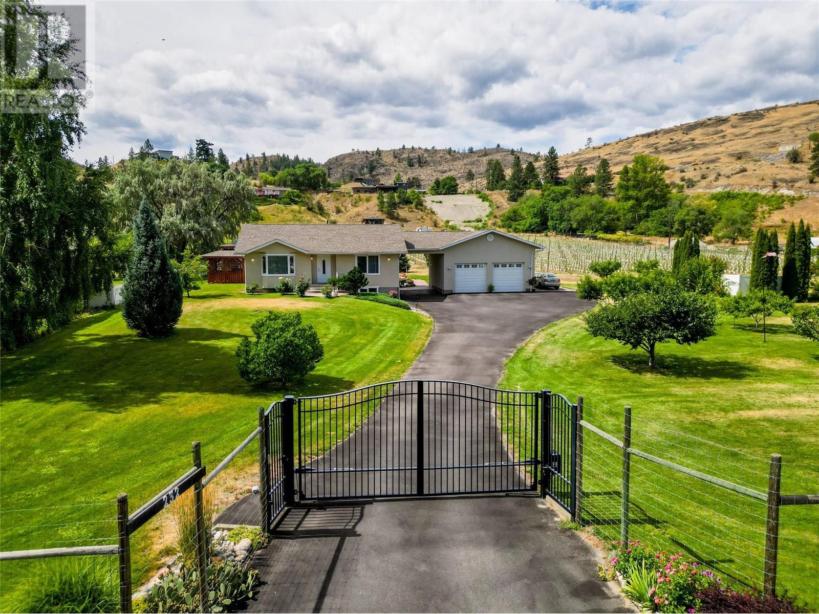 232 Linden Ave, Kaleden, BC V0H 1K0
