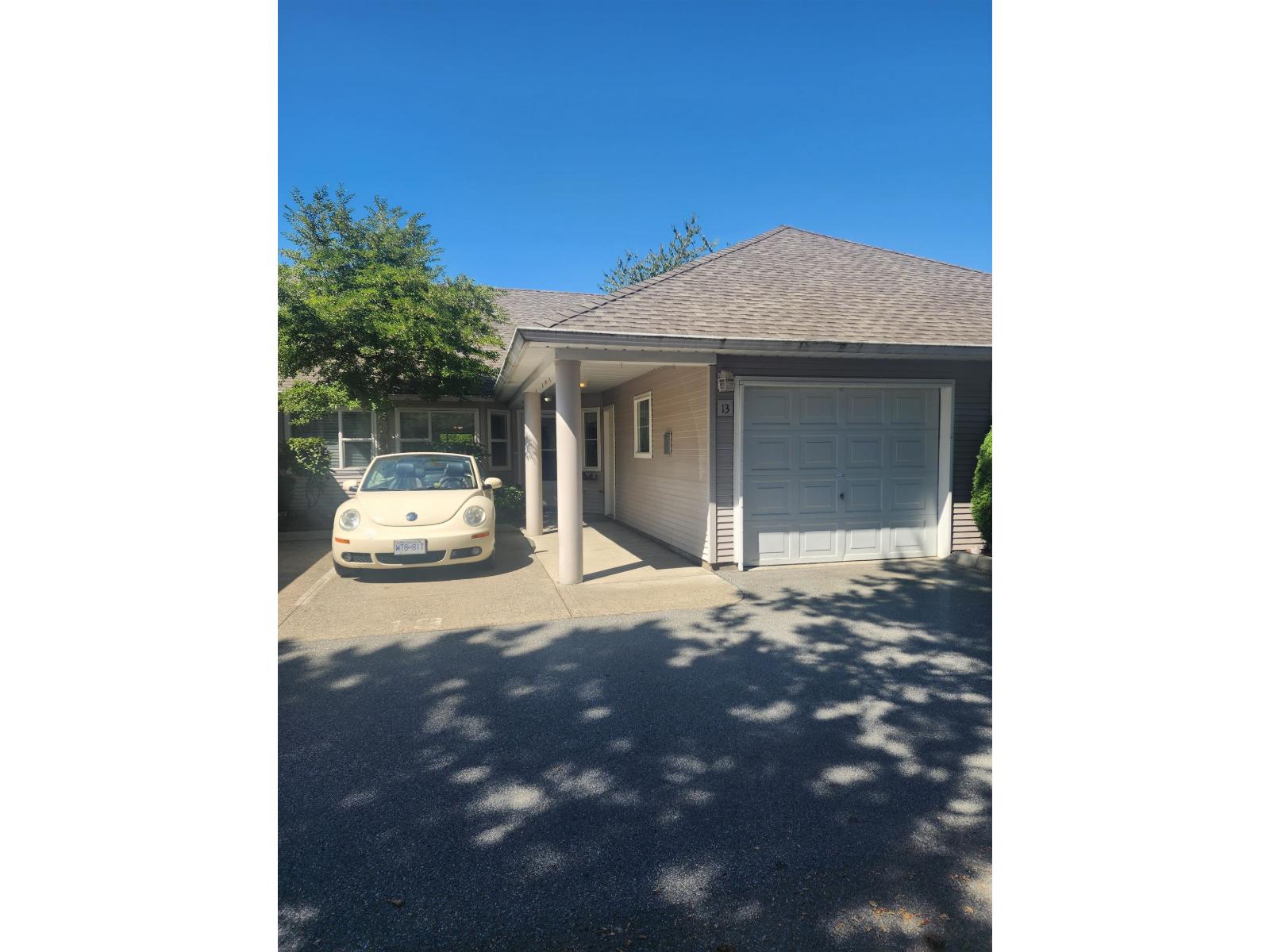7127 124 Street Unit 13, Surrey, BC V3W 3W9