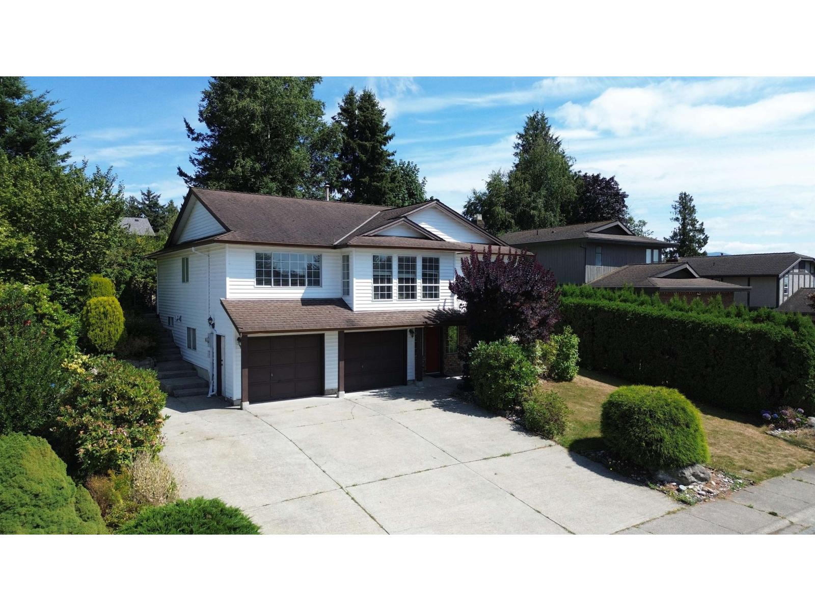 2138 Essex Dr, Abbotsford, BC V2S 7R8