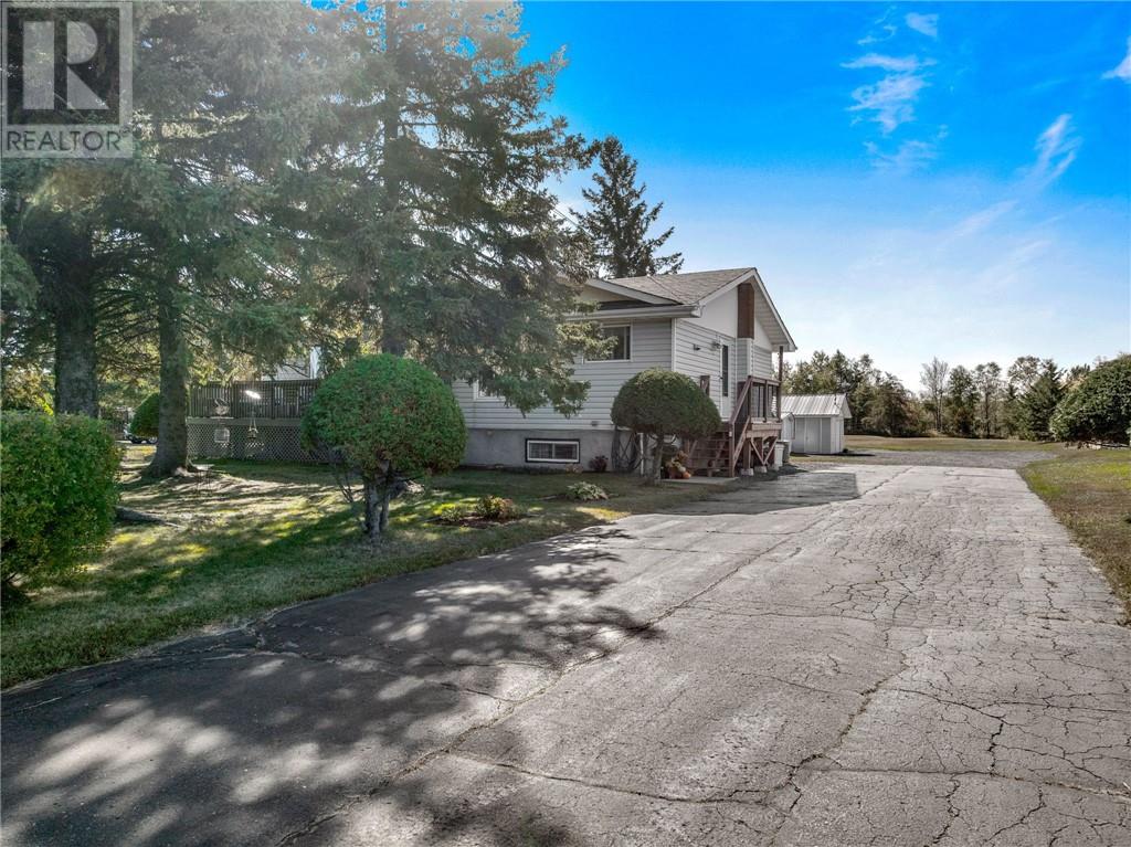 2017 Main St, Val Caron, ON P3N 1B4