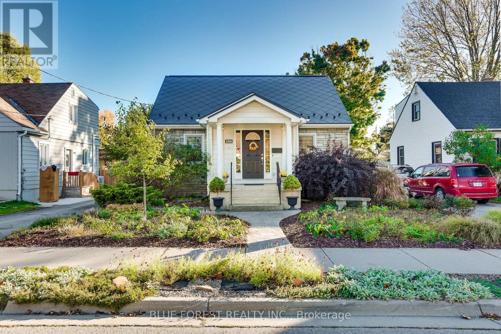 186 Gammage St, London, ON N5Y 2B3