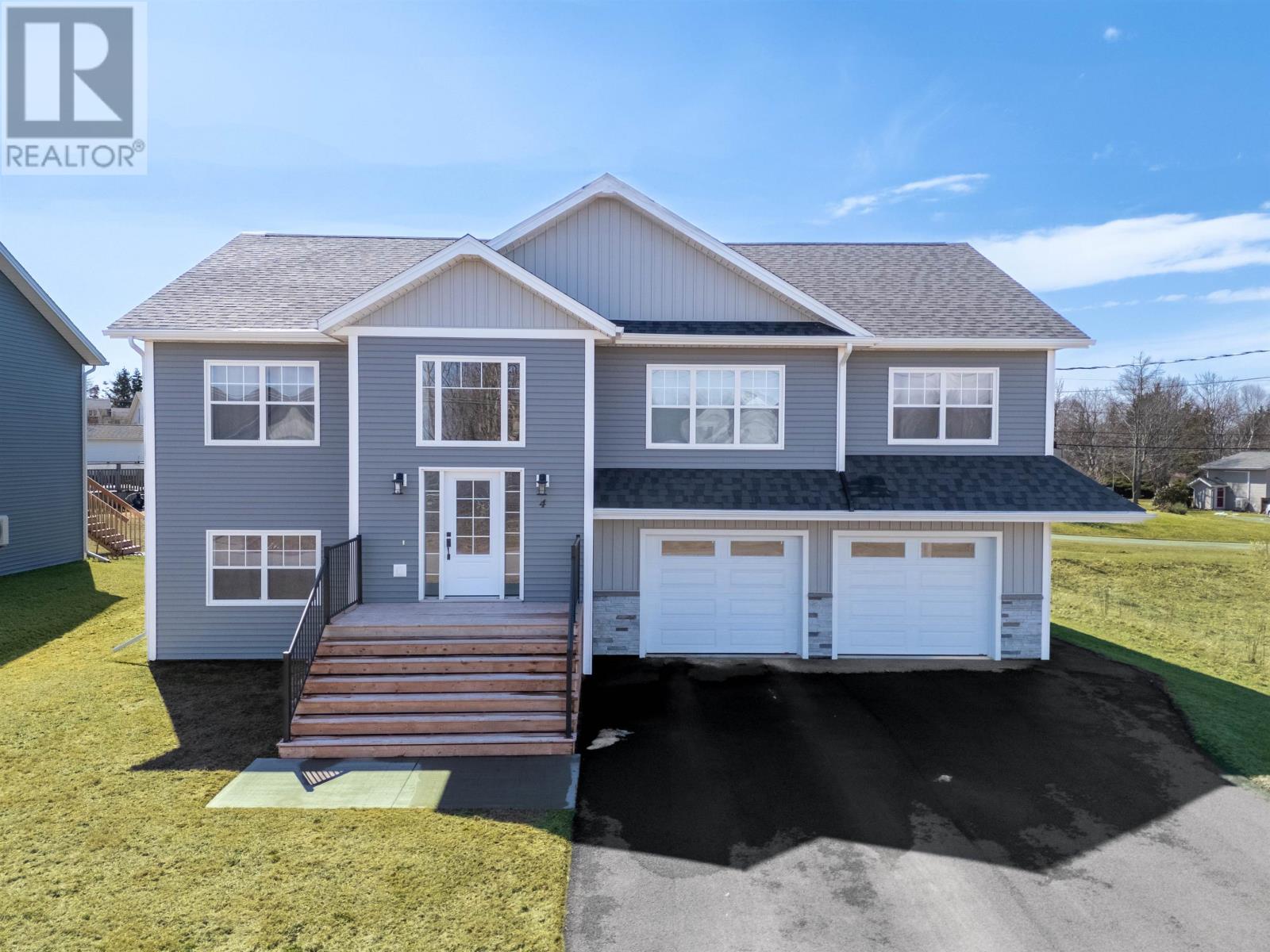 4 Woodhouse Ct, Stratford, PE C1B 2C4