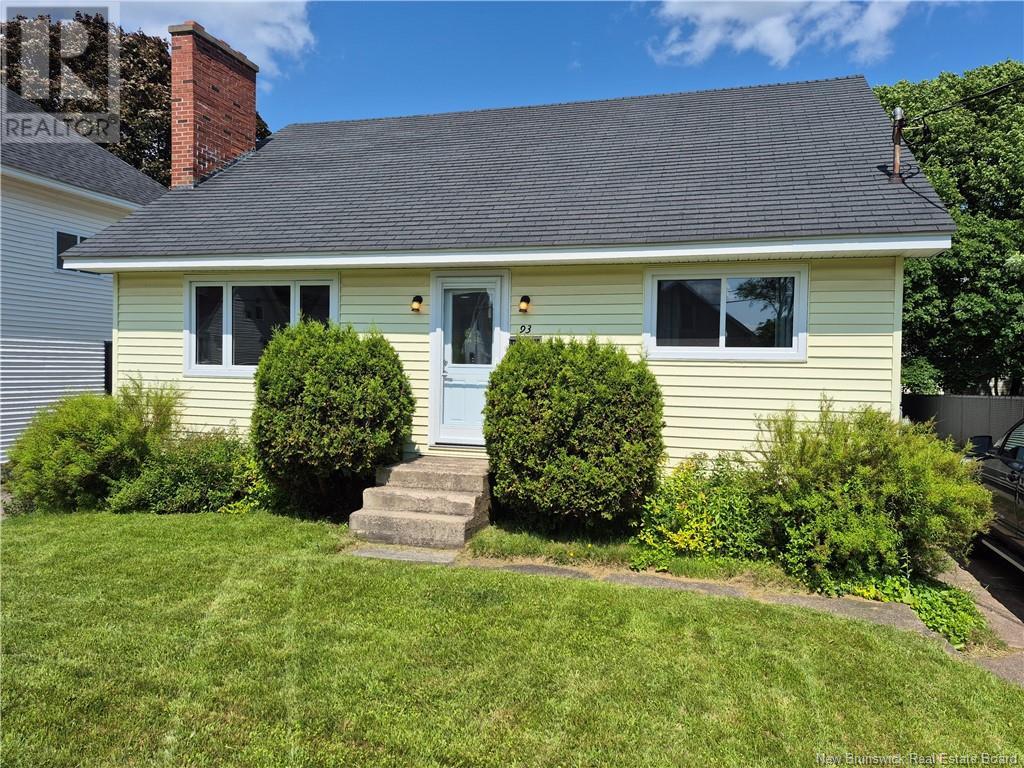93 Edward, Moncton, NB E1A 3Z1