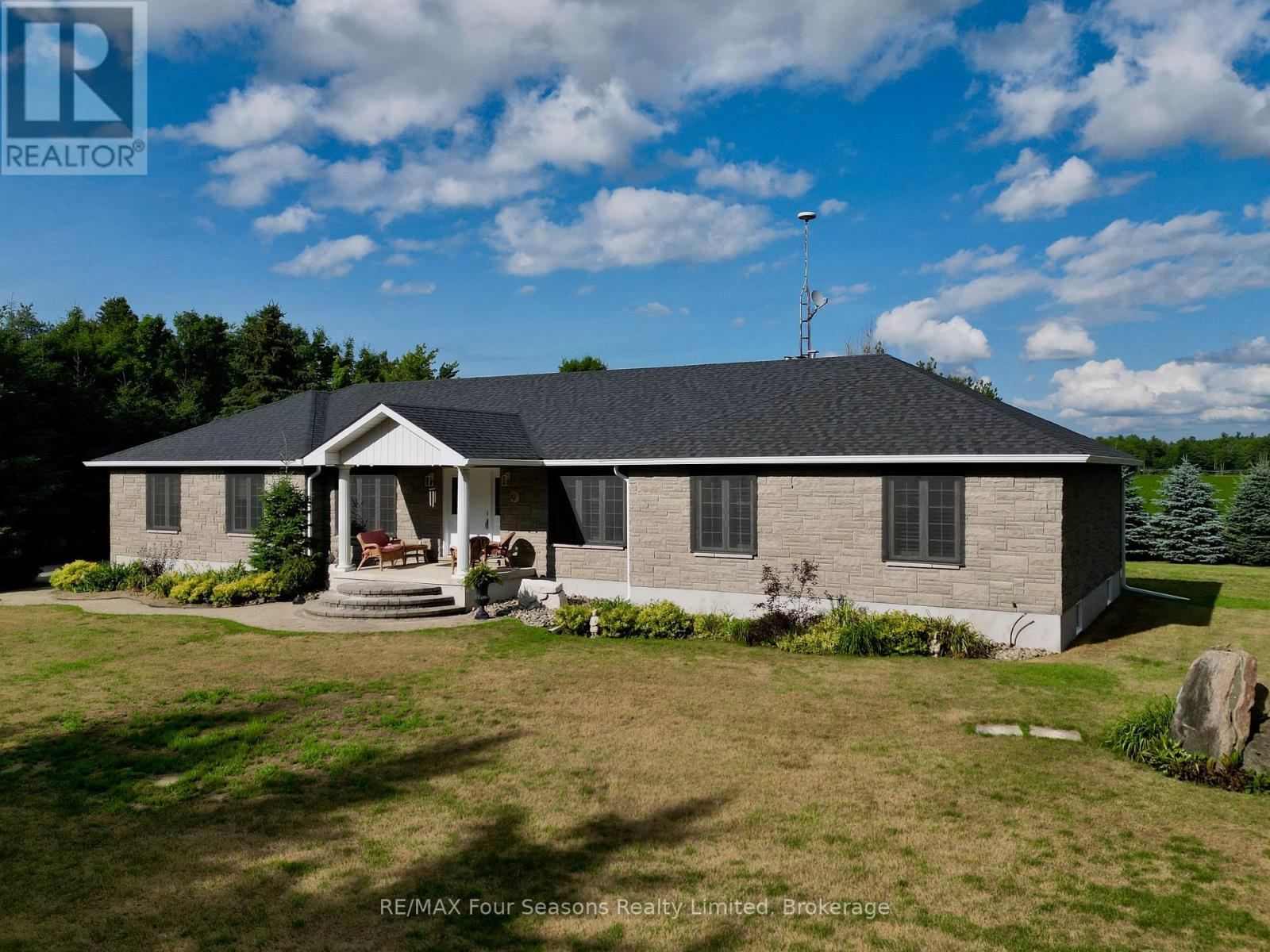 6853 Pine Plains Rd, Adjala-Tosorontio, ON L0M 1J0
