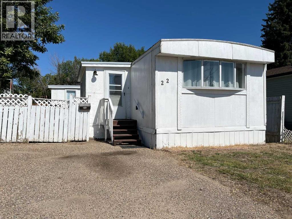 22 De Havilland Blvd SW, Medicine Hat, AB T1A 7Y8