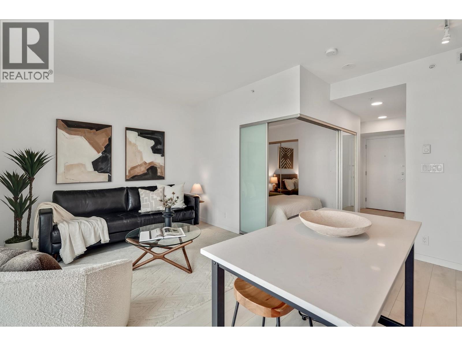 691 N Road Unit 606, Coquitlam, BC V3J 0H9