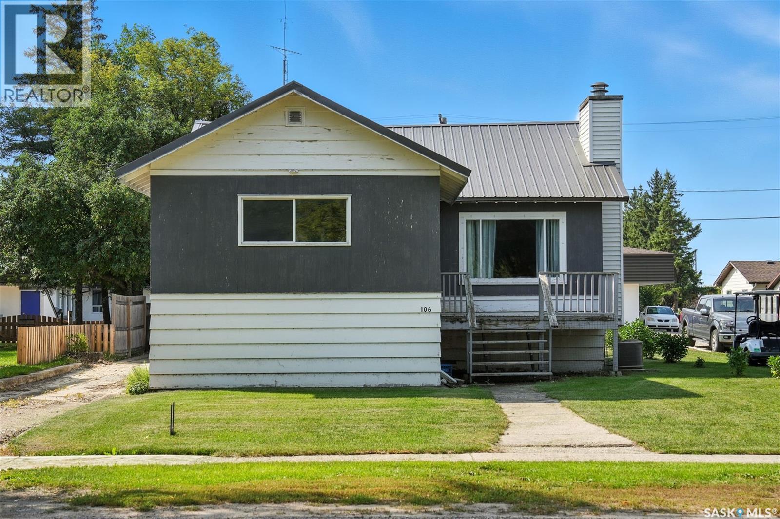 106 3rd Avenue East, Nokomis, SK S0G 3R0