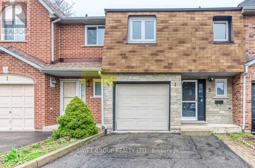 3 Perthshire Ct, Hamilton, ON L9B 2H1