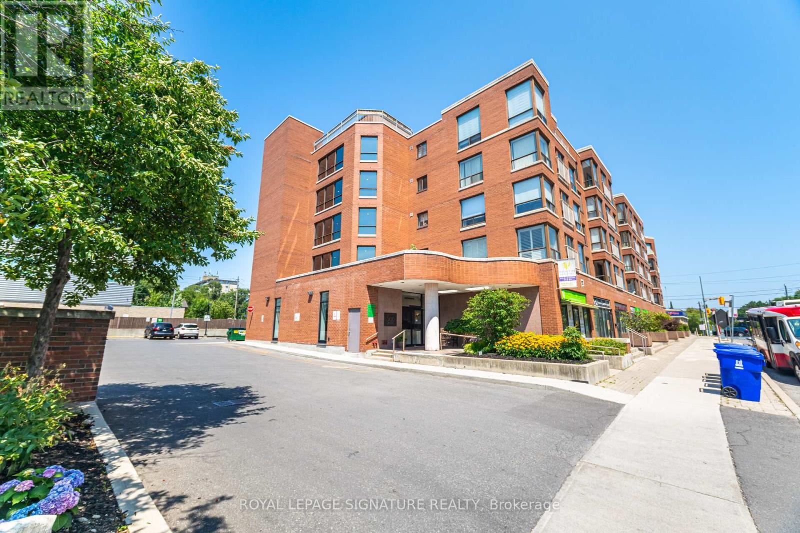 309 500 Glencairn Ave, Toronto, ON M6B 1Z1