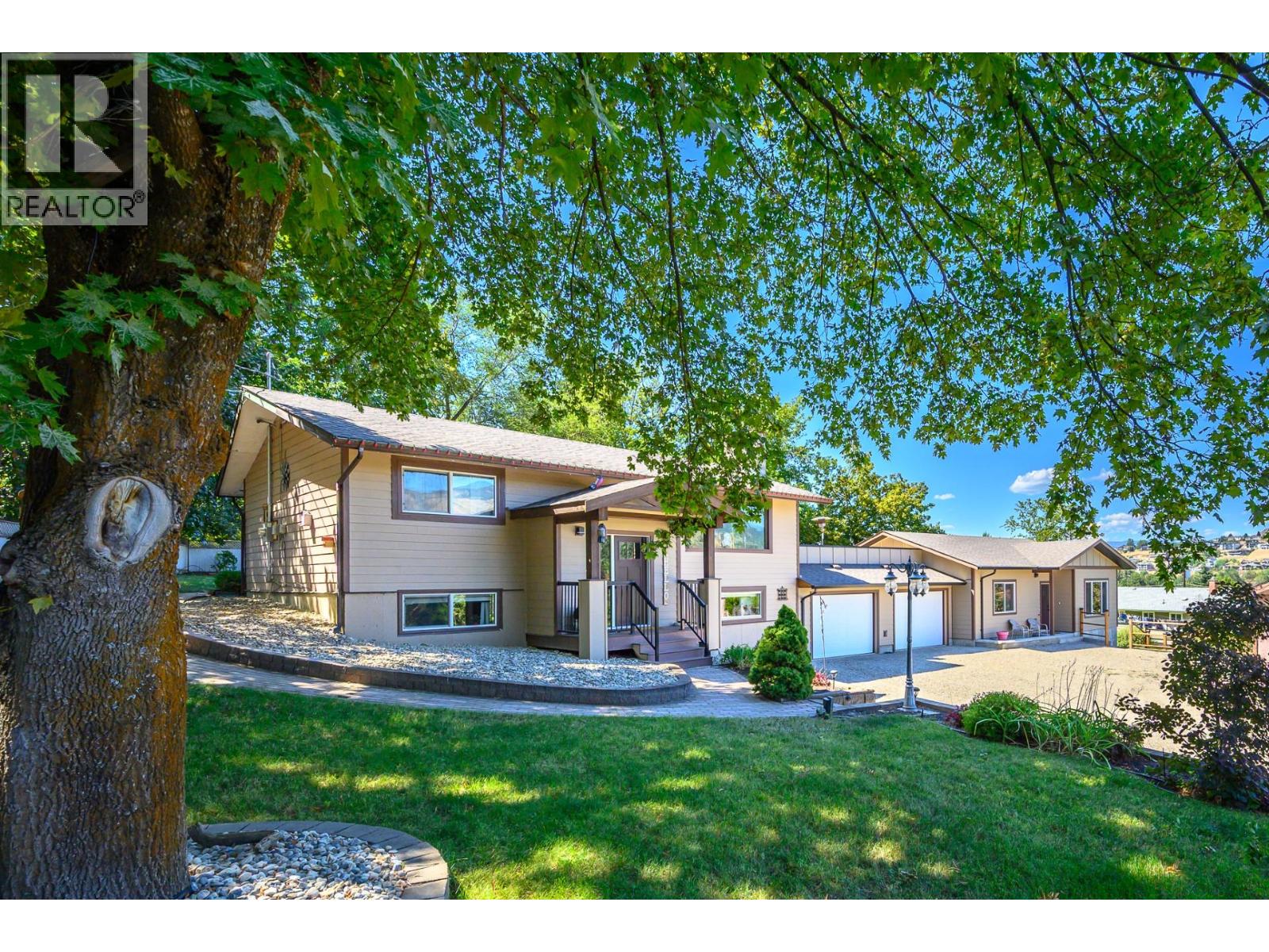 7506 Mcclounie Rd, Coldstream, BC V1B 1P7