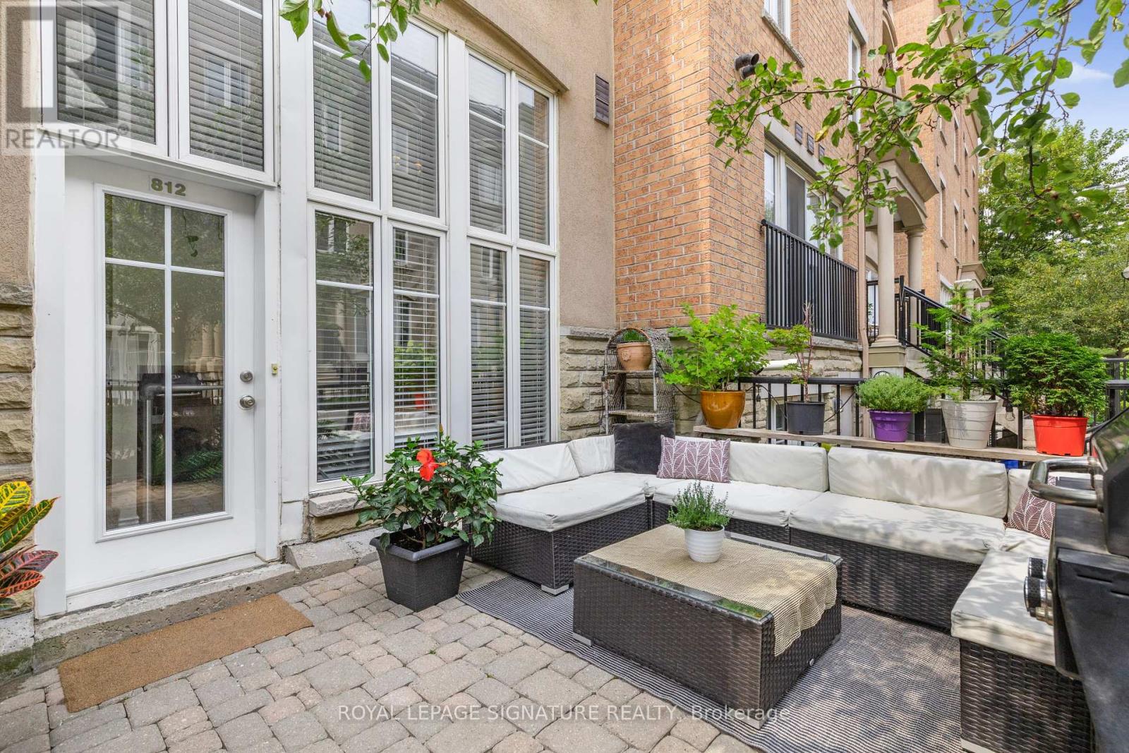 812 46 Western Battery Rd, Toronto, ON M6K 3P1