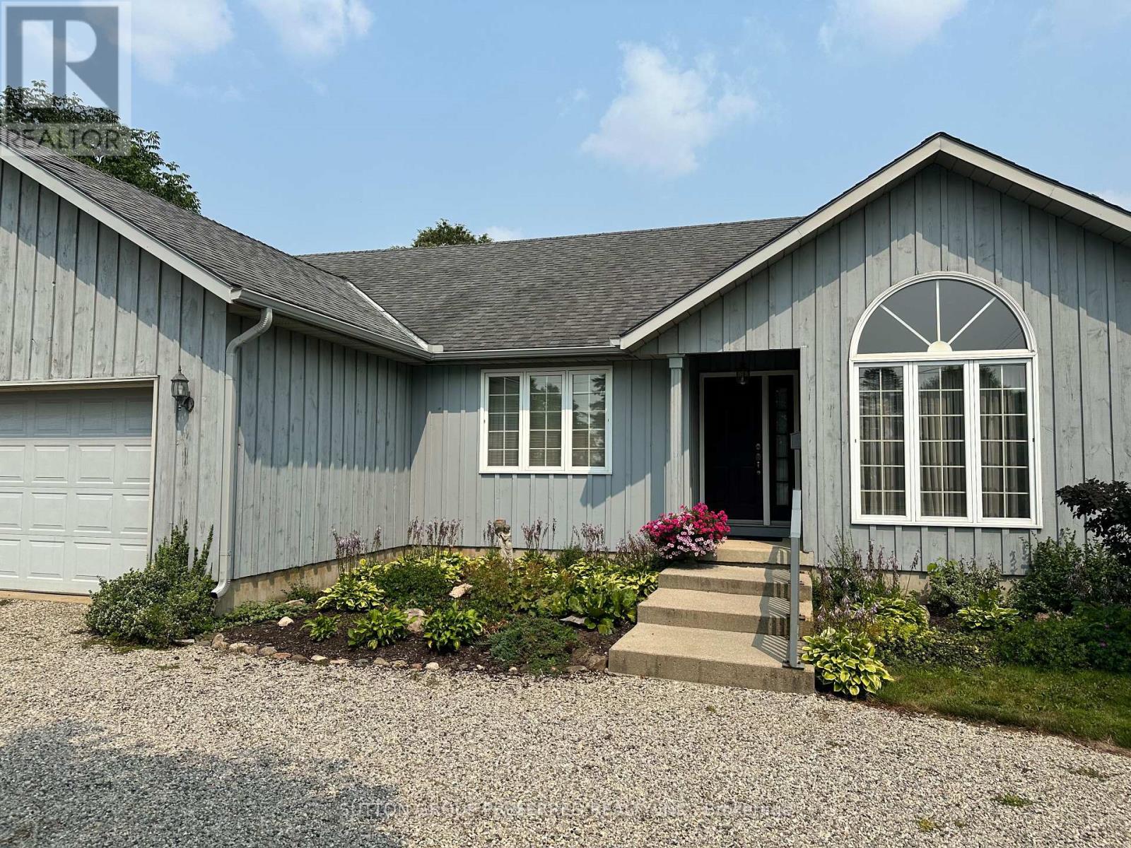 174 Quarter Town Line, Tillsonburg, ON N4G 4E1