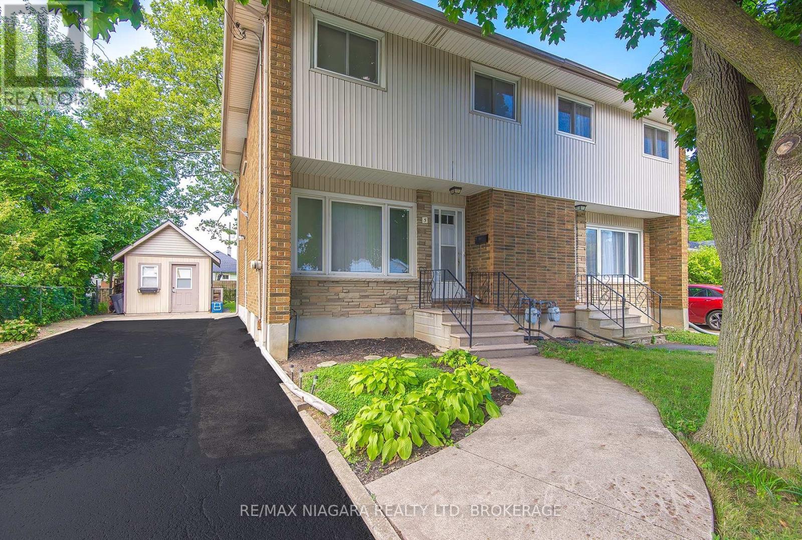 5 Glen Ave, St. Catharines, ON L2S 1K7