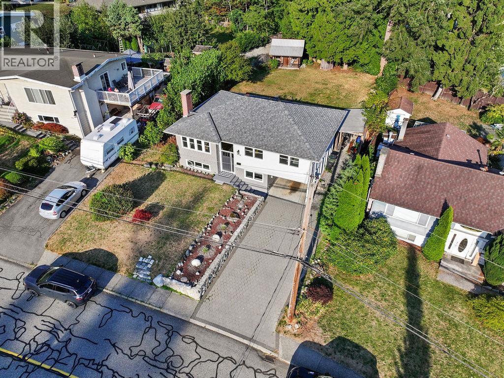 814 Plymouth Dr, North Vancouver, BC V7H 2H7