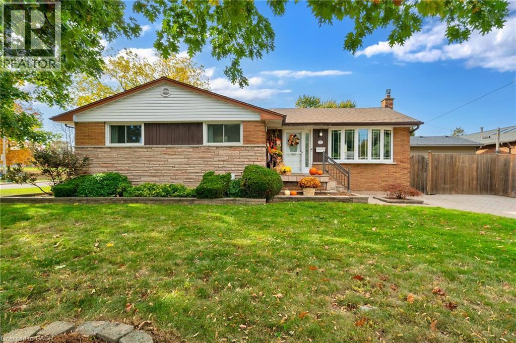 72 W 25th St, Hamilton, ON L9C 4X2