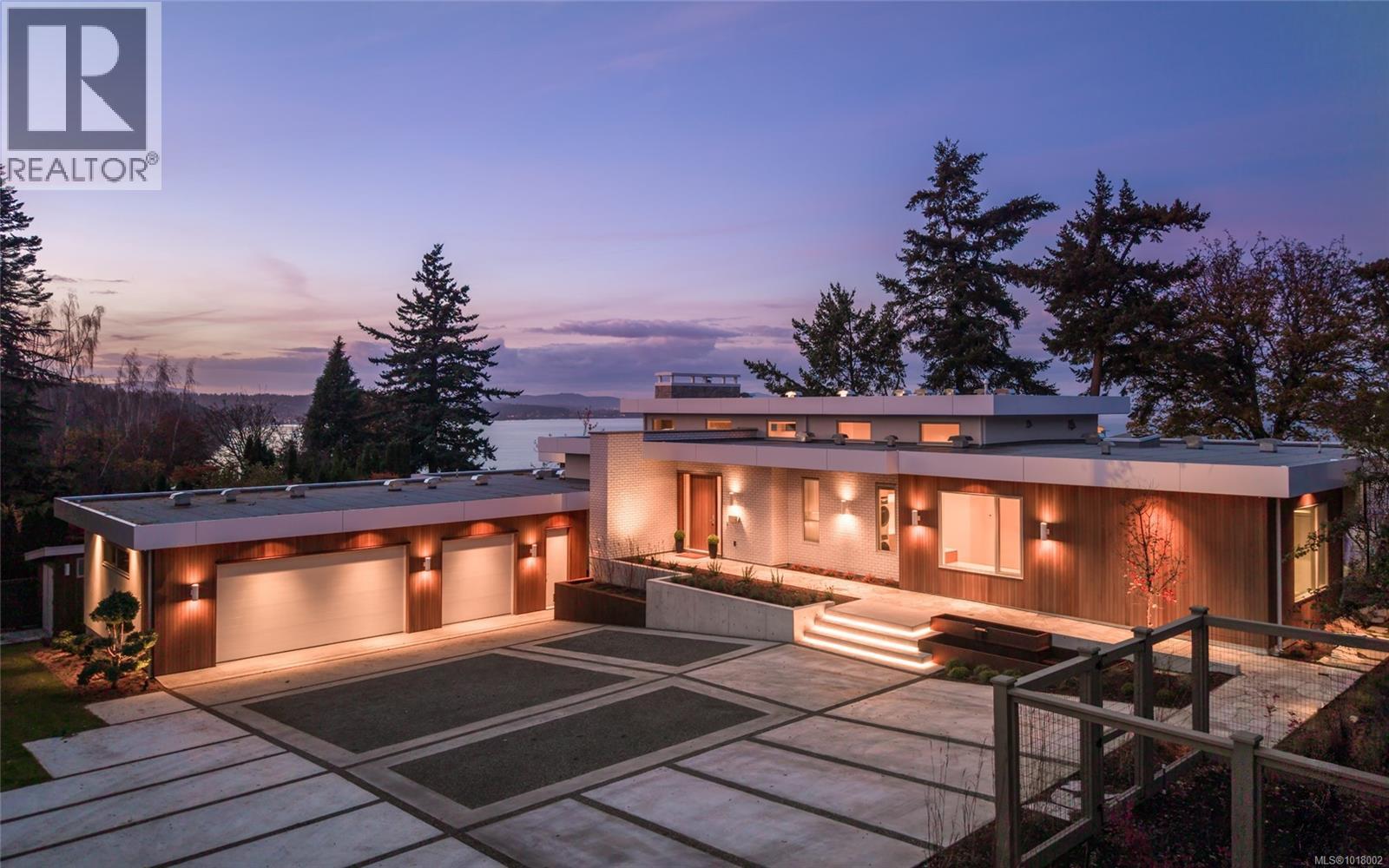 4570 Bissenden Pl, Saanich, BC V8N 3K4