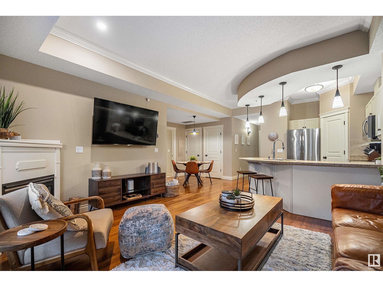 10232 115 Street Northwest #103, Edmonton, AB T5K 1T8