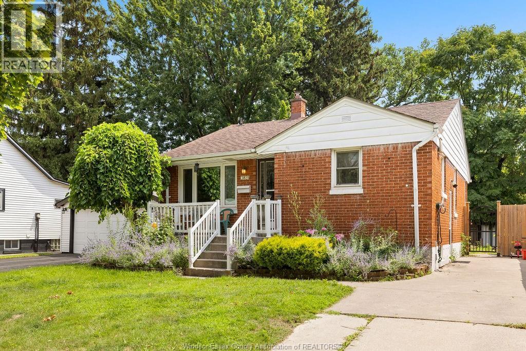 3821 Vaughan St, Windsor, ON N9C 1Z6