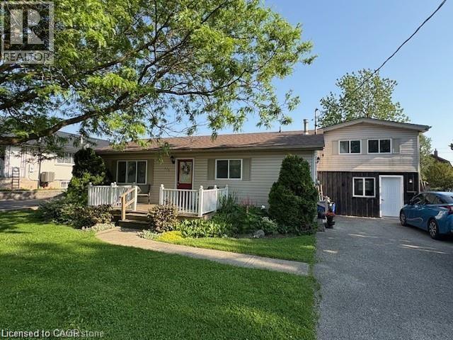 175 Perth St, Stratford, ON N5A 3Y3