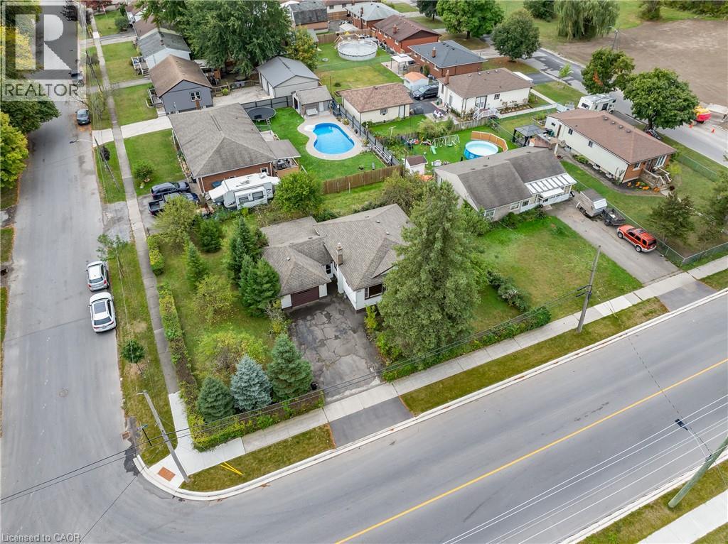 562 Broadway St, Welland, ON L3C 5M5