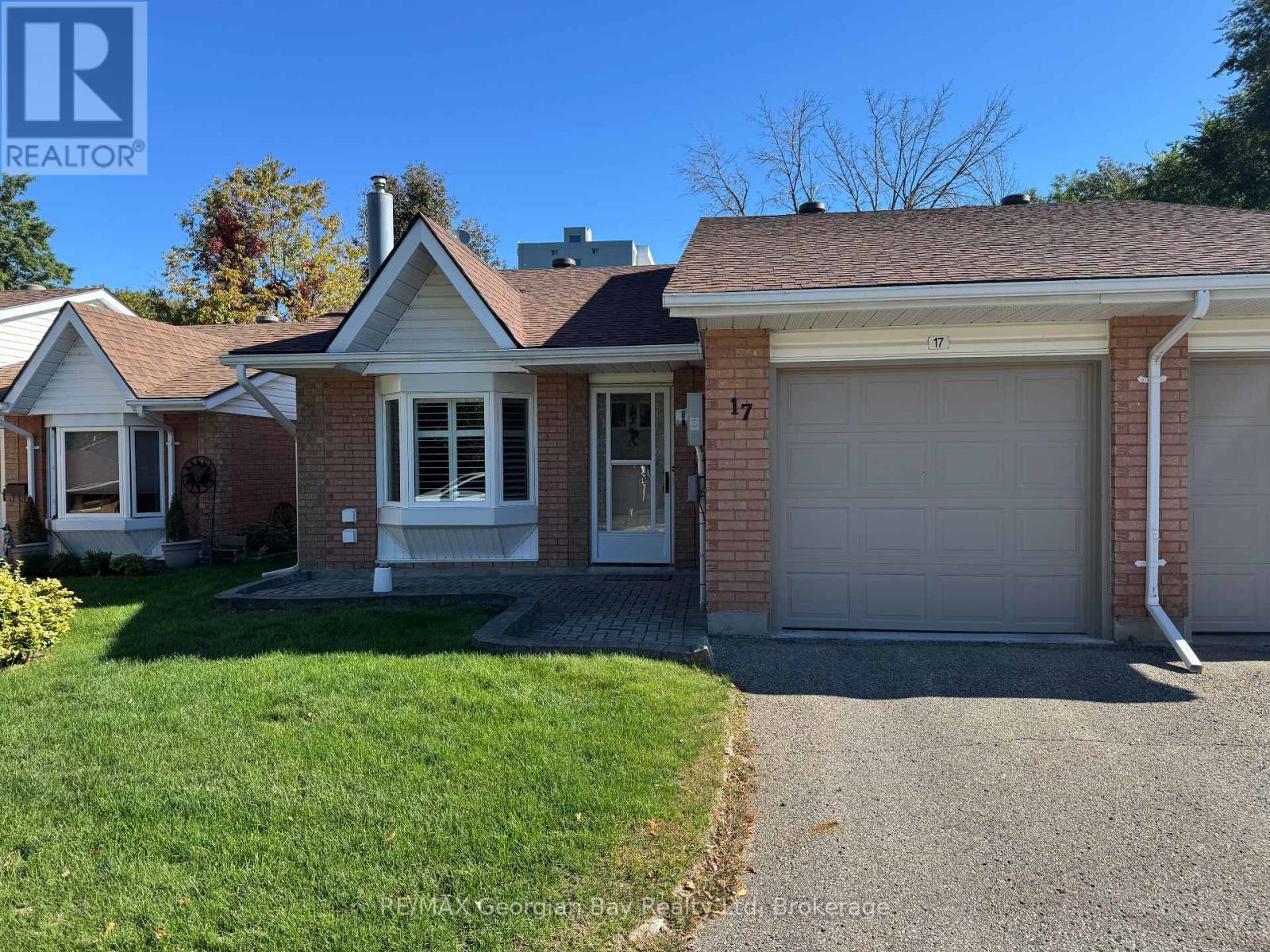 17 696 King St, Midland, ON L4R 5B5