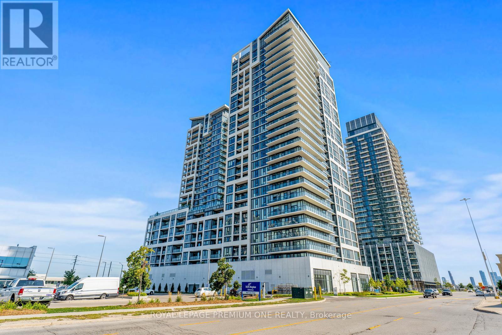 1715 9000 Jane St, Vaughan, ON L4K 0M6