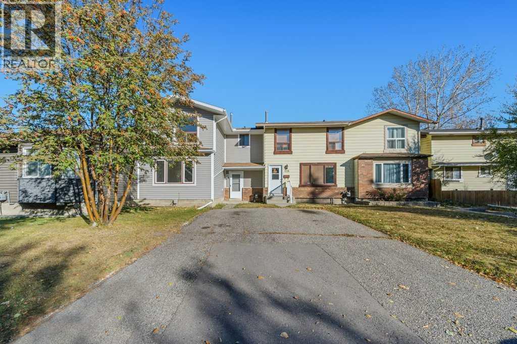 130 Pineset Pl NE, Calgary, AB T1Y 2Y1