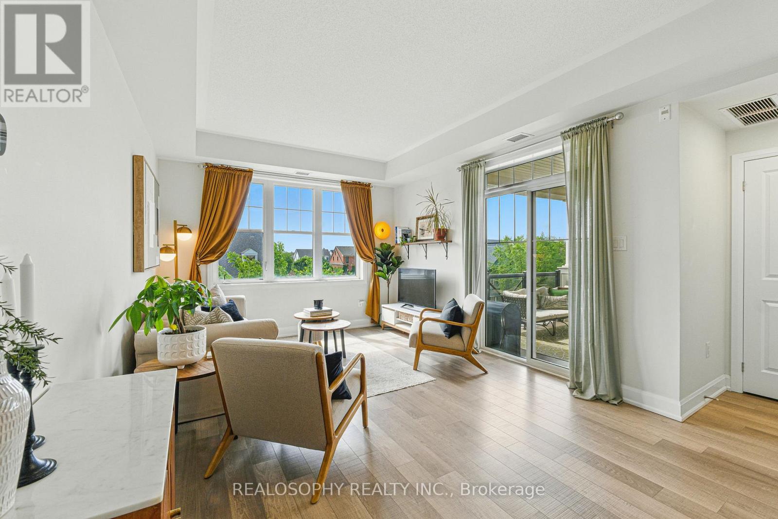 304 2333 Sawgrass Dr, Oakville, ON L6H 7H9