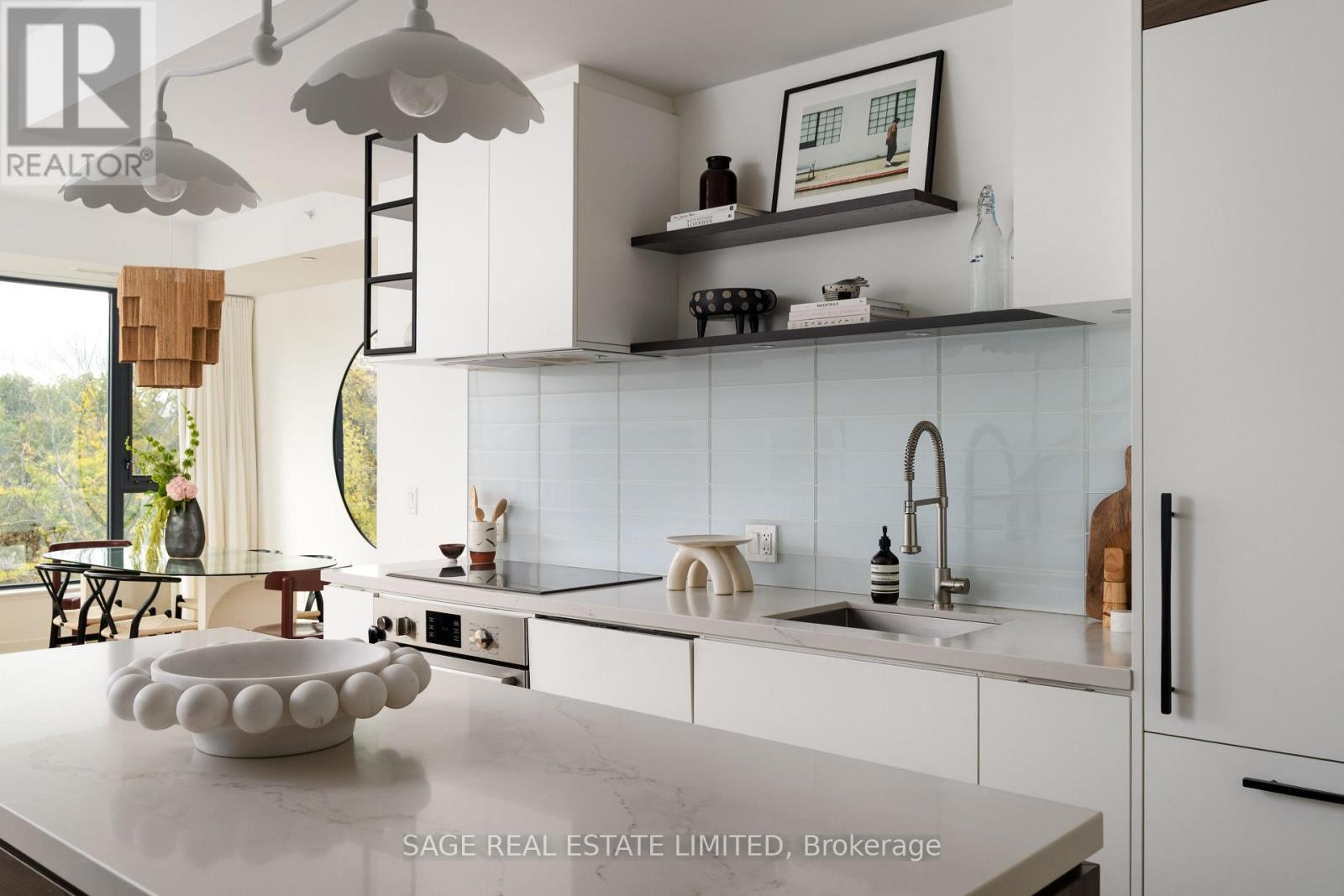 321 35 Wabash Ave, Toronto, ON M6R 0A9