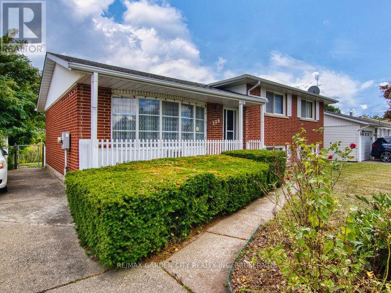 230 Lakeshore Rd, St. Catharines, ON L2M 1R5