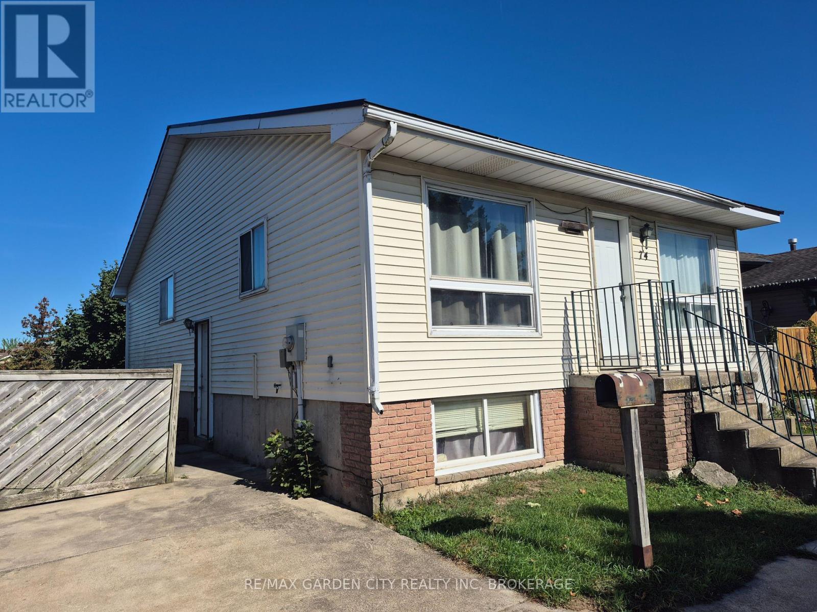 74 Commerford St, Thorold, ON L2V 4R1