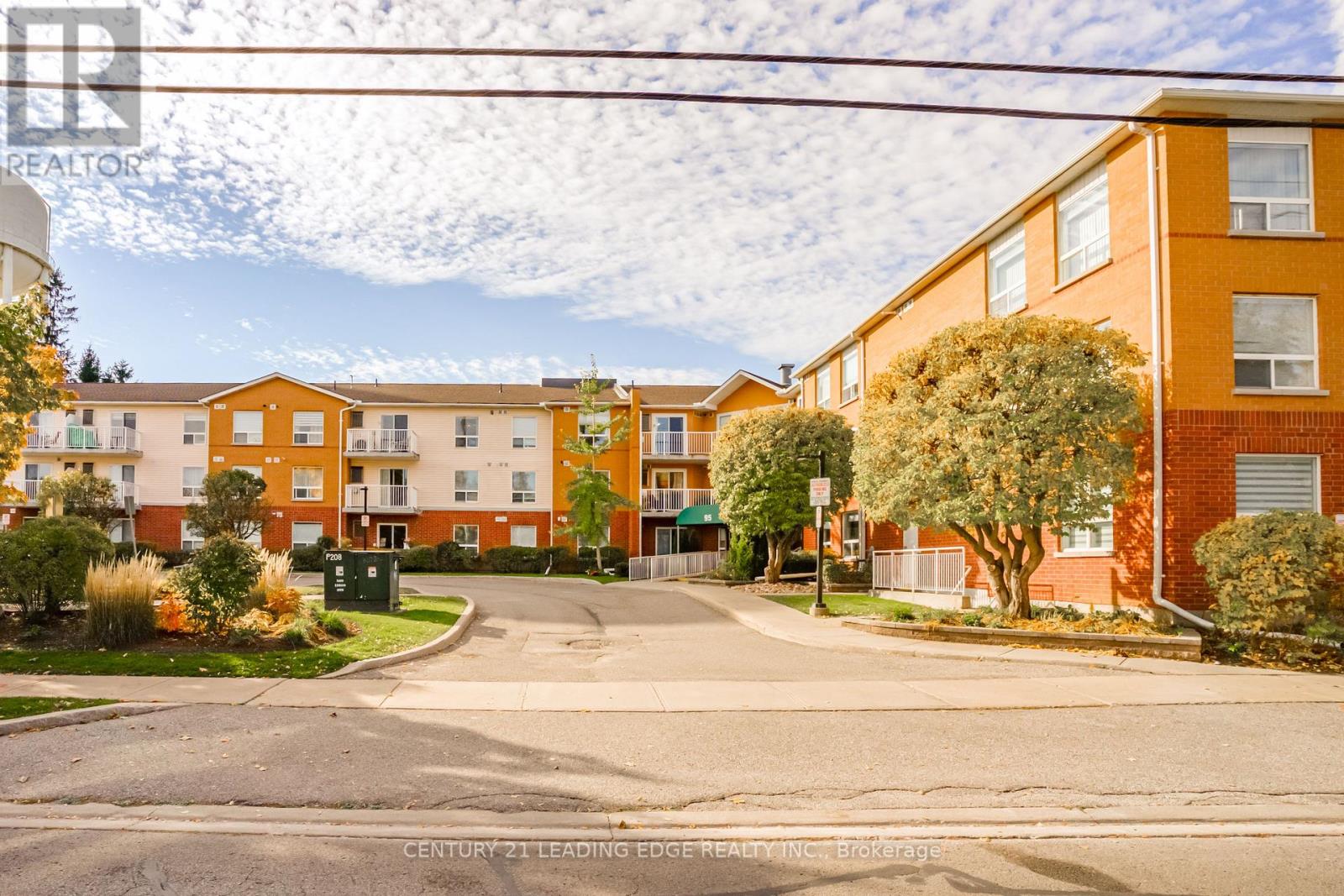 301 95 Wellington St W, Toronto, ON M5H 1J8